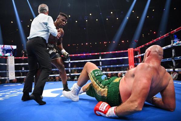 Tyson Fury had dropped by Francis Ngannou in round 3rd of the heavyweight clash in Riyadh on Saturday night.
